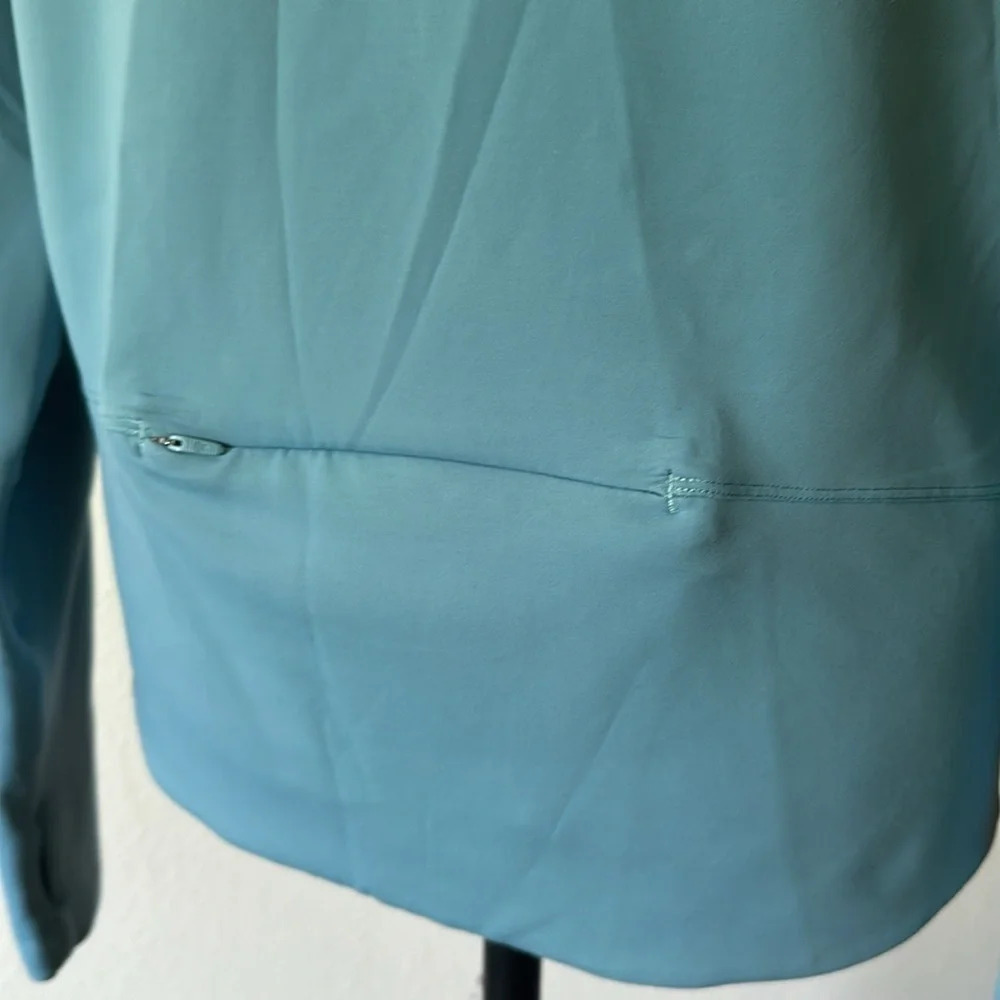 Lululemon sz M Run To Reset 1/2 zip in Aqua smoke great pre owned condition - Picture 9 of 16